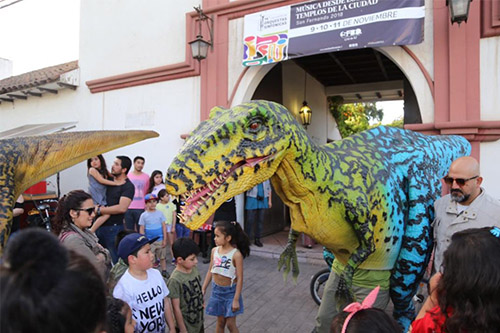 mechanical dinosaur exhibit
